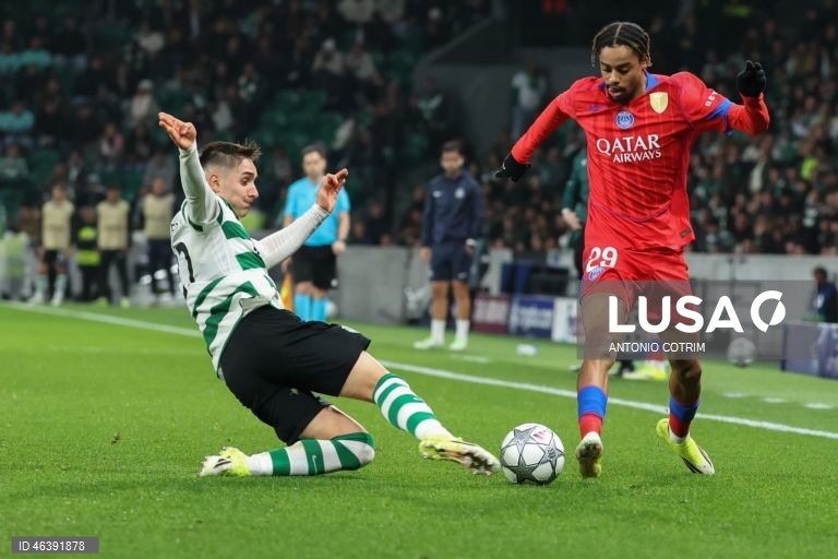 O Sporting venceu hoje em casa o detentor do cetro europeu Paris Saint-Germain por 2-1 e garantiu, pelo menos, um lugar no play-off de acesso aos oitavos de final da Liga dos Campeões em futebol.