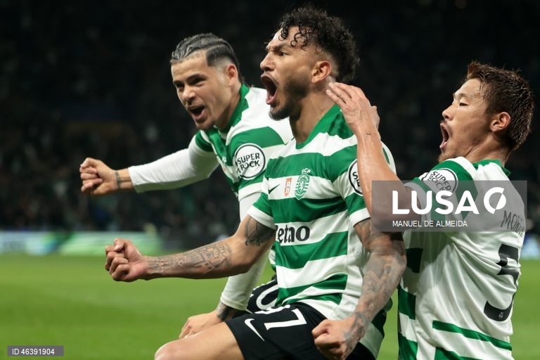 O Sporting venceu hoje em casa o detentor do cetro europeu Paris Saint-Germain por 2-1 e garantiu, pelo menos, um lugar no play-off de acesso aos oitavos de final da Liga dos Campeões em futebol.