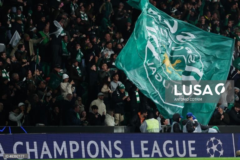 O Sporting venceu hoje em casa o detentor do cetro europeu Paris Saint-Germain por 2-1 e garantiu, pelo menos, um lugar no play-off de acesso aos oitavos de final da Liga dos Campeões em futebol.