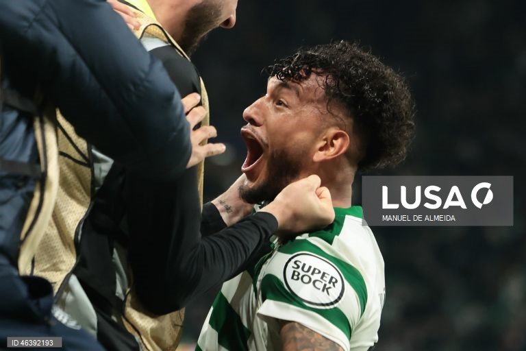 O Sporting venceu hoje em casa o detentor do cetro europeu Paris Saint-Germain por 2-1 e garantiu, pelo menos, um lugar no play-off de acesso aos oitavos de final da Liga dos Campeões em futebol.