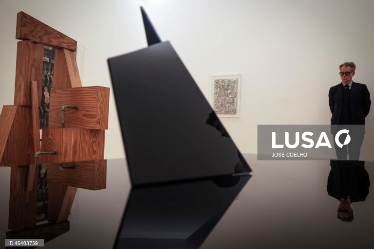 Visita de imprensa e inauguração da exposição "Auto dos Anfitriões: Obras da Coleção da Fundação Leal Rios na Coleção de Serralves", Museu de Serralves, no Porto, 22 de janeiro de 2026. A exposição exibe pela primeira vez em Serralves obras de alguns dos artistas nacionais e internacionais representados na Coleção da Fundação Leal Rios. JOSÉ COELHO/LUSA