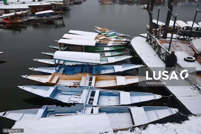 Índia: Neve em Srinagar na Caxemira