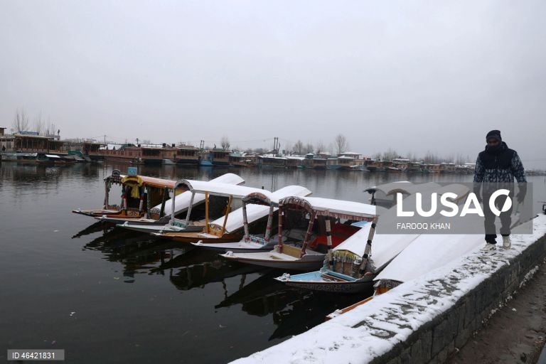 Índia: Neve em Srinagar na Caxemira