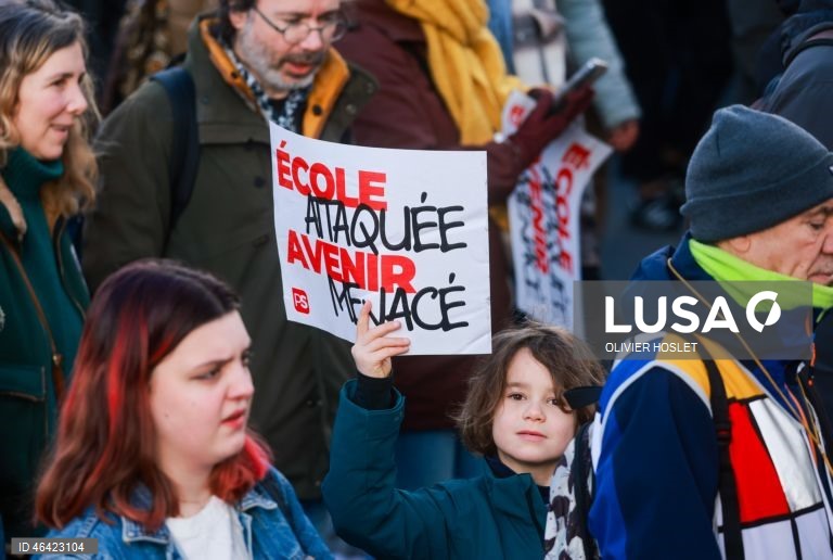 Bélgica: Manifestação em Bruxelas contra os cortes no orçamento da Educação