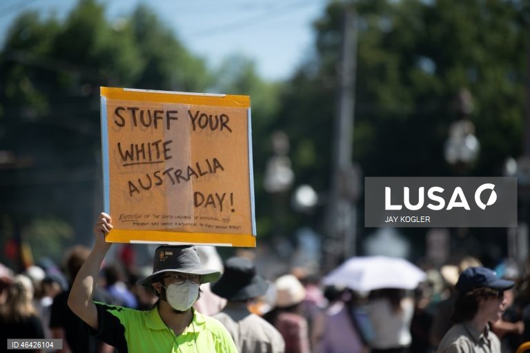 Austrália: protestos do Dia da Invasão, realizado no âmbito das comemorações do Dia da Austrália de 2026, em Sydney