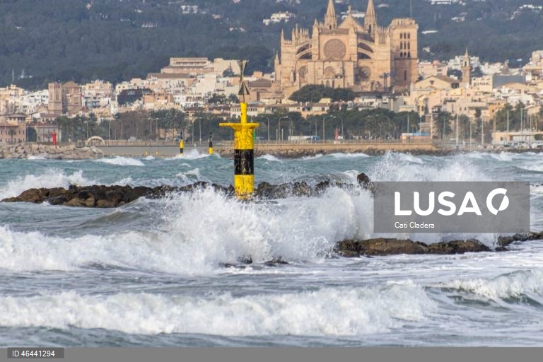 Tempestade Kristin atinge Espanha