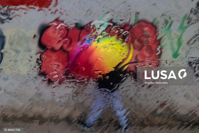 Tempestade Kristin atinge Espanha