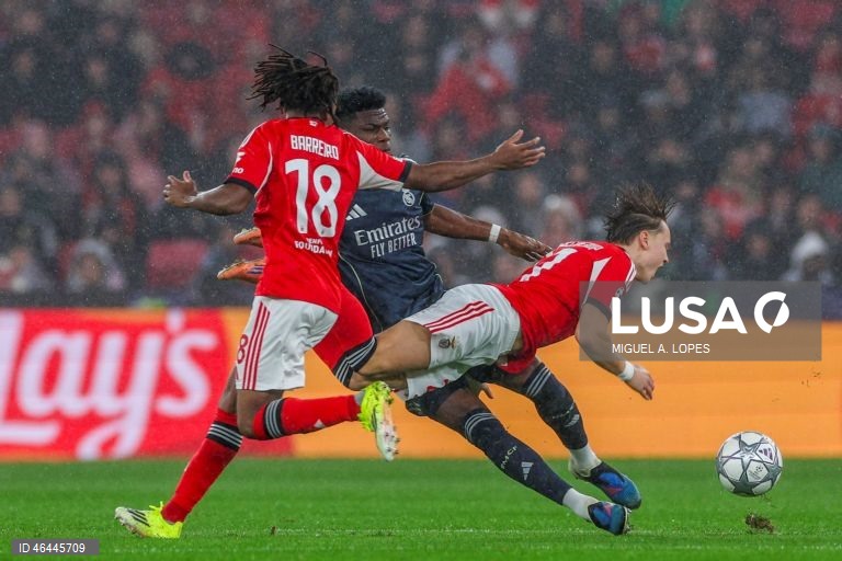 Um golo do guarda-redes Trubin, aos 90+8 minutos, qualificou hoje o Benfica para o play-off de acesso aos oitavos de final da Liga dos Campeões de futebol, garantindo um triunfo por 4-2 sobre o Real Madrid.