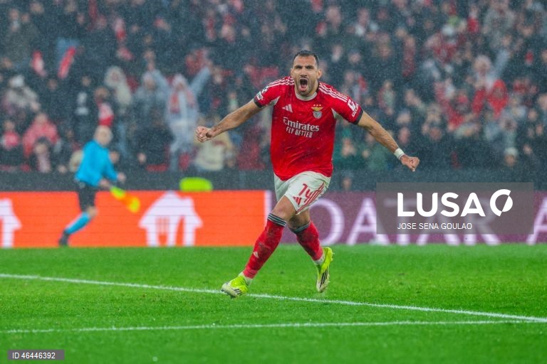 Um golo do guarda-redes Trubin, aos 90+8 minutos, qualificou hoje o Benfica para o play-off de acesso aos oitavos de final da Liga dos Campeões de futebol, garantindo um triunfo por 4-2 sobre o Real Madrid.