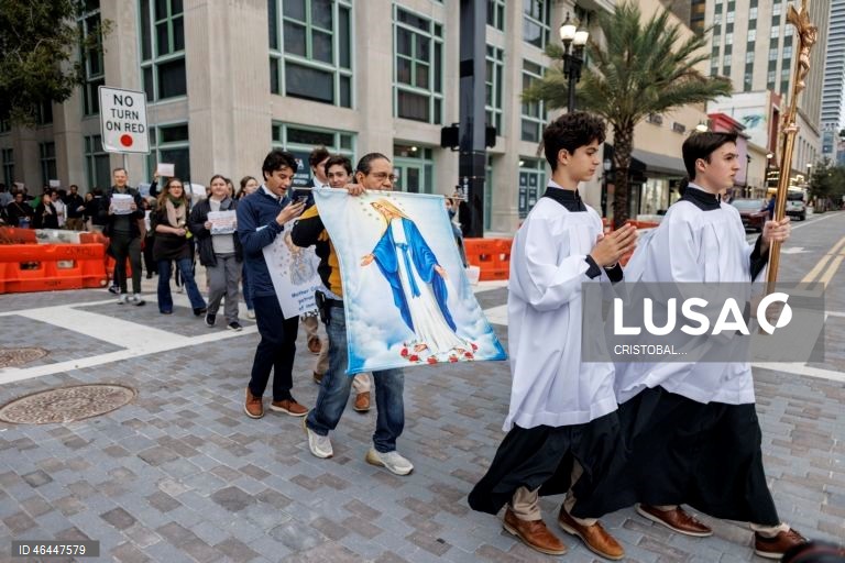 Miami: Missa e procissão em solidariedade aos migrantes junto ao Tribunal de Imigração