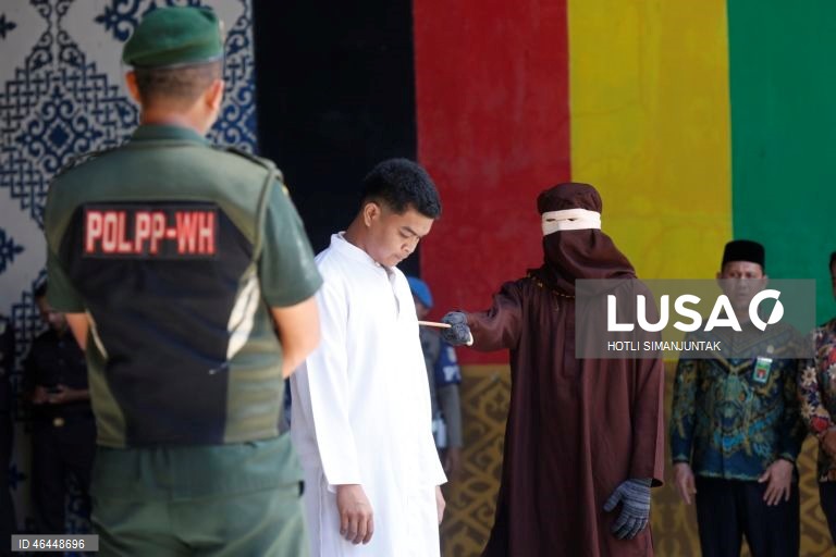 Indonésia: Punição com chicotadas em Banda Aceh por violações da lei Sharia