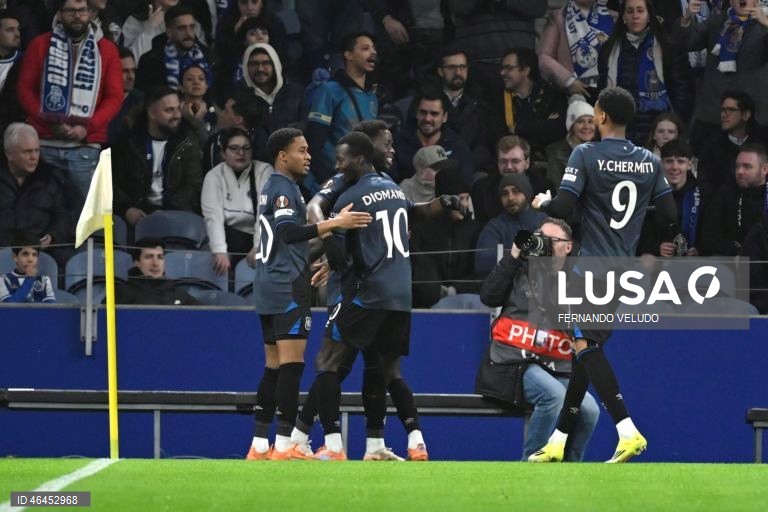 O FC Porto qualificou-se hoje de forma direta para os oitavos de final da Liga Europa de futebol, ao vencer na receção aos escoceses do Rangers por 3-1, na oitava e última jornada da fase de liga.