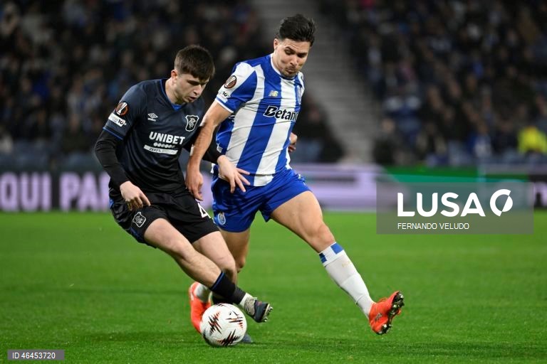 O FC Porto qualificou-se hoje de forma direta para os oitavos de final da Liga Europa de futebol, ao vencer na receção aos escoceses do Rangers por 3-1, na oitava e última jornada da fase de liga.