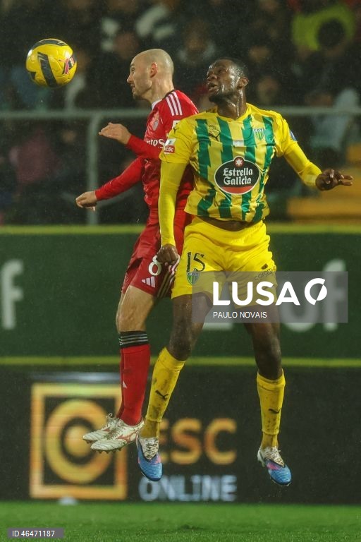 O Benfica, ainda invicto, cedeu hoje o sétimo empate na edição 2025/26 da I Liga portuguesa de futebol, ao ficar-se por um ‘nulo’ em Tondela, em encontro da 20.ª jornada da prova.