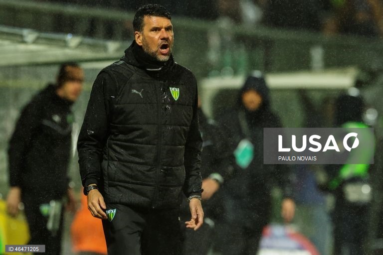 O Benfica, ainda invicto, cedeu hoje o sétimo empate na edição 2025/26 da I Liga portuguesa de futebol, ao ficar-se por um ‘nulo’ em Tondela, em encontro da 20.ª jornada da prova.