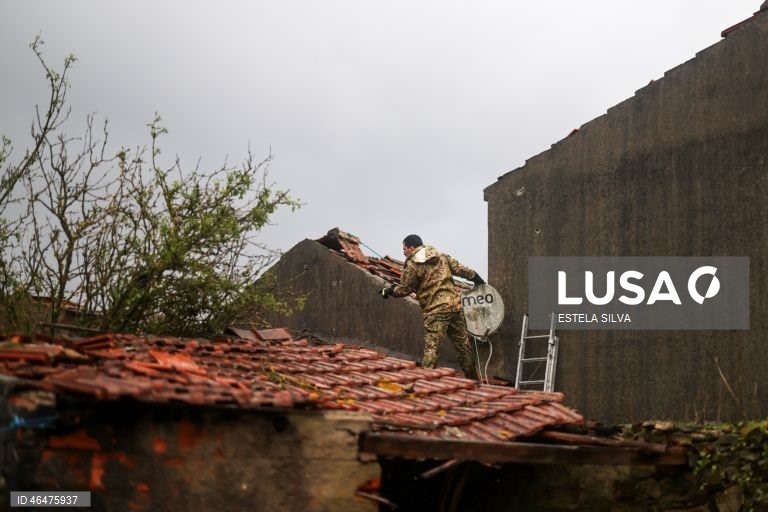 Mau tempo: Elementos de Engenharia N.º 1 de Tancos ajudam os habitantes da aldeia da Coelheira em Figueiró dos Vinhos 