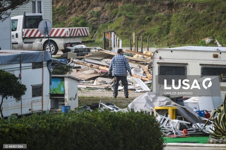 Parque de campismo em São Pedro de Moel, depois da passagem da depressão Kristin por Portugal continental, na madrugada de 28 de janeiro, deixando um rasto de destruição, tendo a Proteção Civil contabilizado cinco mortes diretamente associadas à passagem da depressão Kristin e outras cinco em consequência da depressão, relacionadas com intoxicação e reparação de telhados, São Pedro de Moel, Marinha Grande, 03 de fevereiro de 2026. CARLOS BARROSO/LUSA
