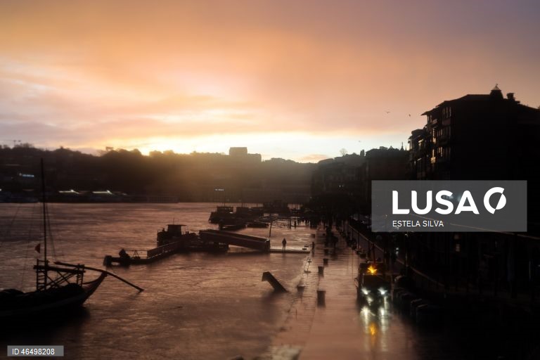 Rio Douro na zona da Ribeira no Porto