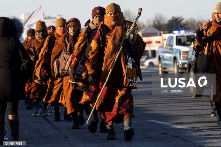 EUA: Monges budistas perto de Washington em caminhada de 3.700 km pela paz