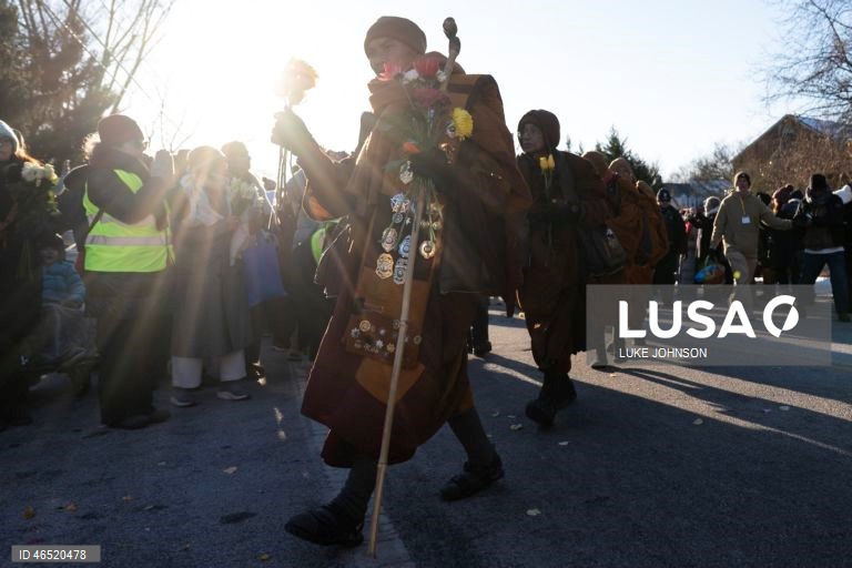 EUA: Monges budistas perto de Washington em caminhada de 3.700 km pela paz