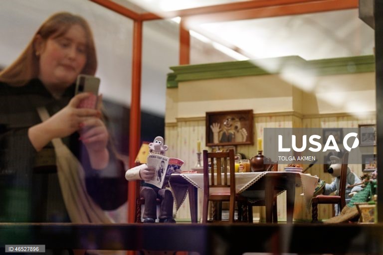 Inglaterra: pré-estreia de Wallace e Gromit e Amigos "Por dentro da Aardman" no Young V&A, em Londres