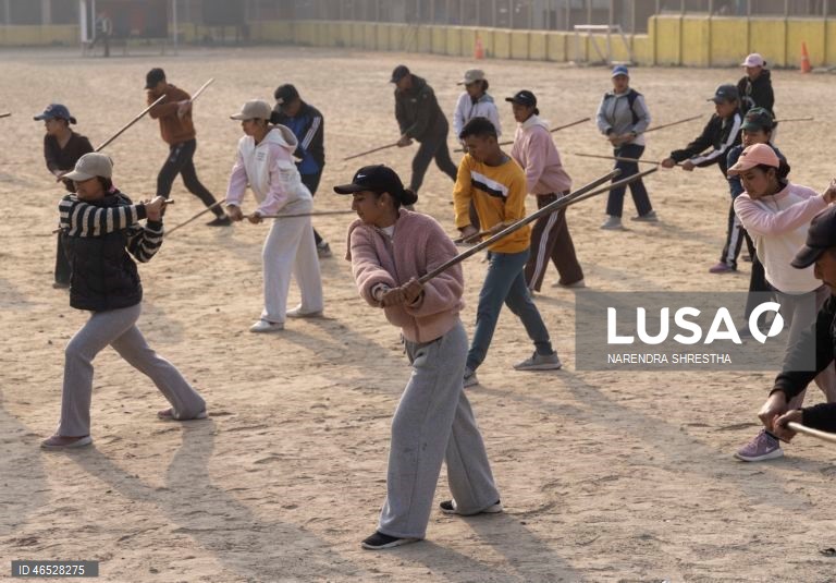 Nepal: 150 000 civis treinam antes das eleições parlamentares para apoiar na segurança 