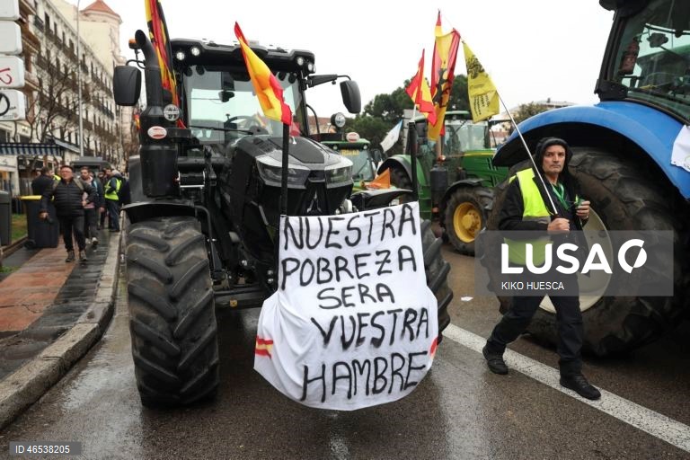 Espanha: Protesto dos agricultores espanhois em Madrid contra o acordo do Mercosul 