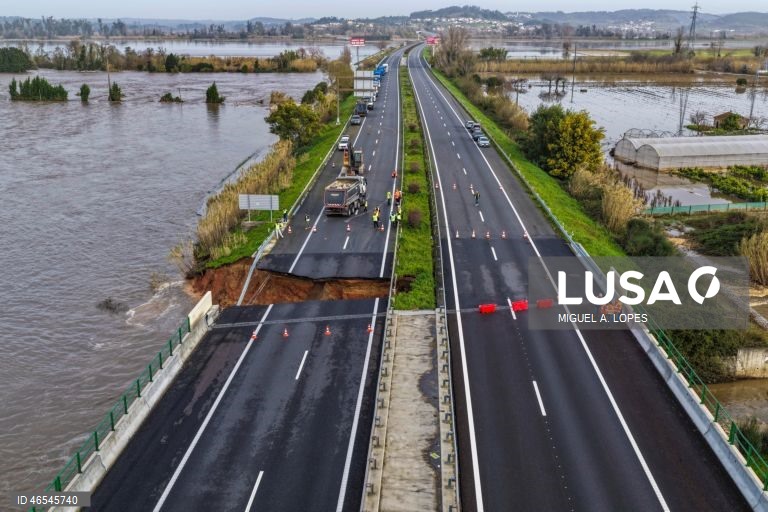 m troço da A1 desabou na quarta-feira à noite na sequência do rompimento do dique nos Casais, em Coimbra