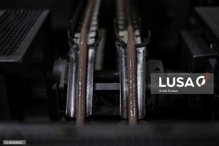 Processo de fabricação de salsichas na fábrica de Indústria e Comércio de Carnes, Sicasal, em Vila Franca do Rosário, Mafra.