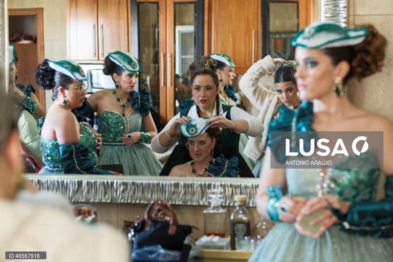 Danças e bailinhos de Carnaval na ilha Terceira, nos Açores, envolvem cerca de 1500 músicos e atores amadores, que atuam, de forma gratuita, durante quatro dias, em mais de três dezenas de salas por toda a ilha, Praia da Vitória, Terceira, Açores.