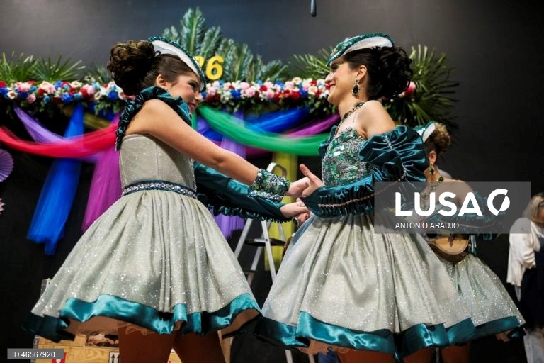 Danças e bailinhos de Carnaval na ilha Terceira, nos Açores, envolvem cerca de 1500 músicos e atores amadores, que atuam, de forma gratuita, durante quatro dias, em mais de três dezenas de salas por toda a ilha, Praia da Vitória, Terceira, Açores.