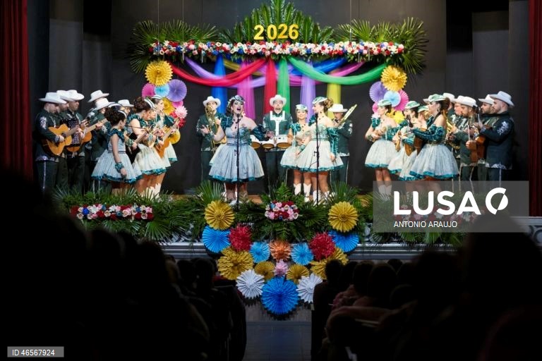 Danças e bailinhos de Carnaval na ilha Terceira, nos Açores, envolvem cerca de 1500 músicos e atores amadores, que atuam, de forma gratuita, durante quatro dias, em mais de três dezenas de salas por toda a ilha, Praia da Vitória, Terceira, Açores.