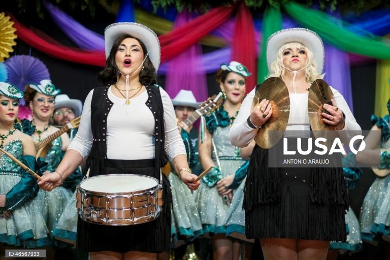 Danças e bailinhos de Carnaval na ilha Terceira, nos Açores, envolvem cerca de 1500 músicos e atores amadores, que atuam, de forma gratuita, durante quatro dias, em mais de três dezenas de salas por toda a ilha, Praia da Vitória, Terceira, Açores.