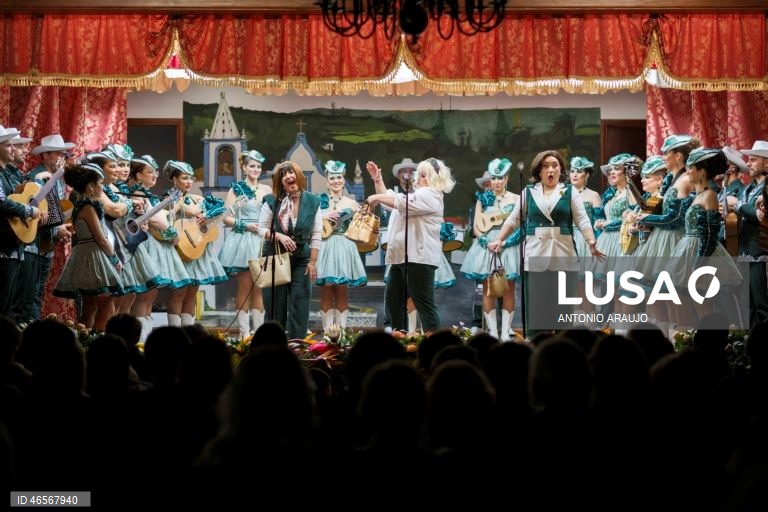 Danças e bailinhos de Carnaval na ilha Terceira, nos Açores, envolvem cerca de 1500 músicos e atores amadores, que atuam, de forma gratuita, durante quatro dias, em mais de três dezenas de salas por toda a ilha, Praia da Vitória, Terceira, Açores.