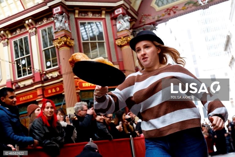 Reino Unido: Tradicional corrida do Dia da Panqueca em Londres