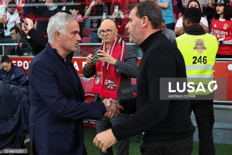 O Benfica venceu hoje confortavelmente em casa ao lanterna-vermelha AVS, por 3-0, num jogo da 23.ª jornada da I Liga portuguesa de futebol, entre os embates com o Real Madrid, para a Liga dos Campeões.