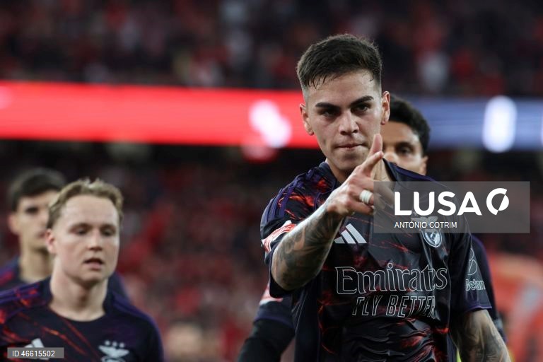 O Benfica venceu hoje confortavelmente em casa ao lanterna-vermelha AVS, por 3-0, num jogo da 23.ª jornada da I Liga portuguesa de futebol, entre os embates com o Real Madrid, para a Liga dos Campeões.