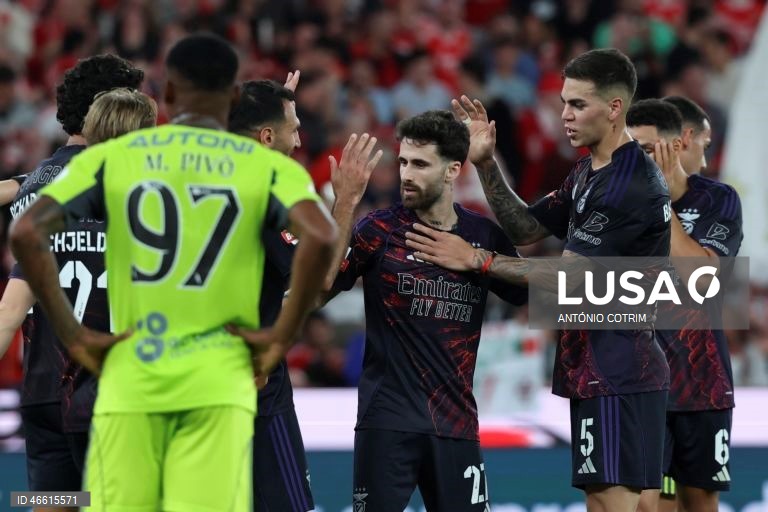 O Benfica venceu hoje confortavelmente em casa ao lanterna-vermelha AVS, por 3-0, num jogo da 23.ª jornada da I Liga portuguesa de futebol, entre os embates com o Real Madrid, para a Liga dos Campeões.