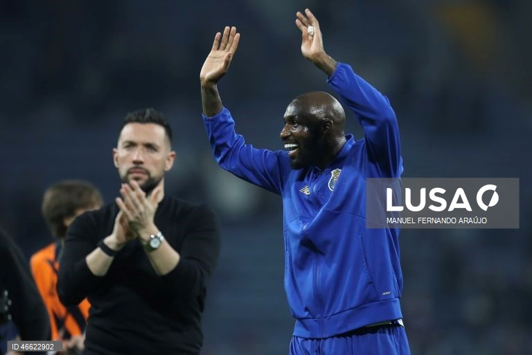 O líder FC Porto manteve hoje a vantagem de quatro pontos sobre o Sporting ao vencer em casa o Rio Ave, por 1-0, com um golo de Froholdt, em jogo da 23.ª jornada da I Liga de futebol.