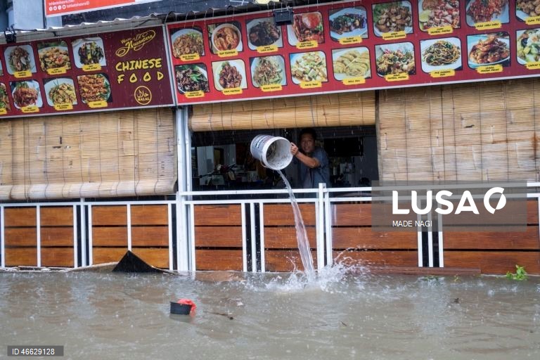 Indonésia: Chuvas fortes causam inundações em Bali