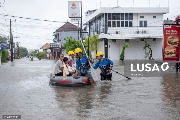 Indonésia: Chuvas fortes causam inundações em Bali