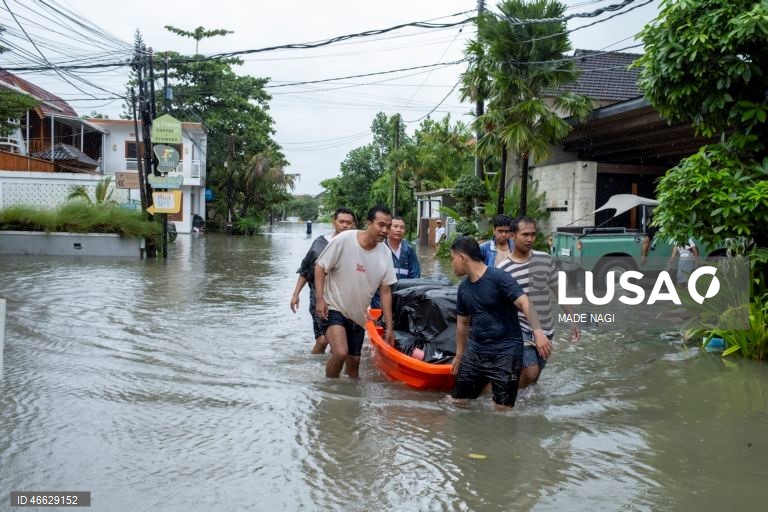 Indonésia: Chuvas fortes causam inundações em Bali