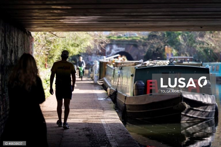 Reino Unido: Tempo primaveril em Londres