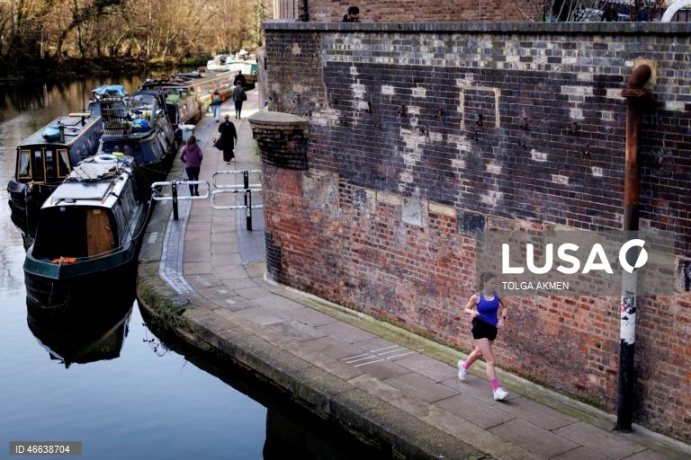 Reino Unido: Tempo primaveril em Londres