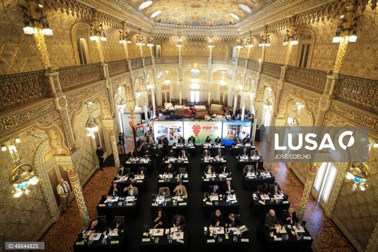 Members of the jury attend a wine tasting event during the opening day of the ‘Essencia do Vinho-Porto 2026’ at Bolsa Palace in Porto, Portugal, 26 February 2026. ‘Essencia do Vinho-Porto 2012’ runs from 26 February until 3rd March. JOSÉ COELHO/LUSA 