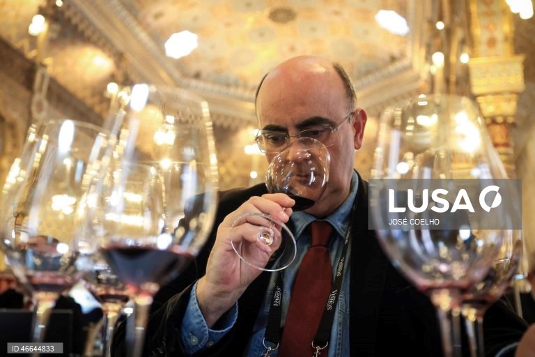 Members of the jury attend a wine tasting event during the opening day of the ‘Essencia do Vinho-Porto 2026’ at Bolsa Palace in Porto, Portugal, 26 February 2026. ‘Essencia do Vinho-Porto 2012’ runs from 26 February until 3rd March. JOSÉ COELHO/LUSA 