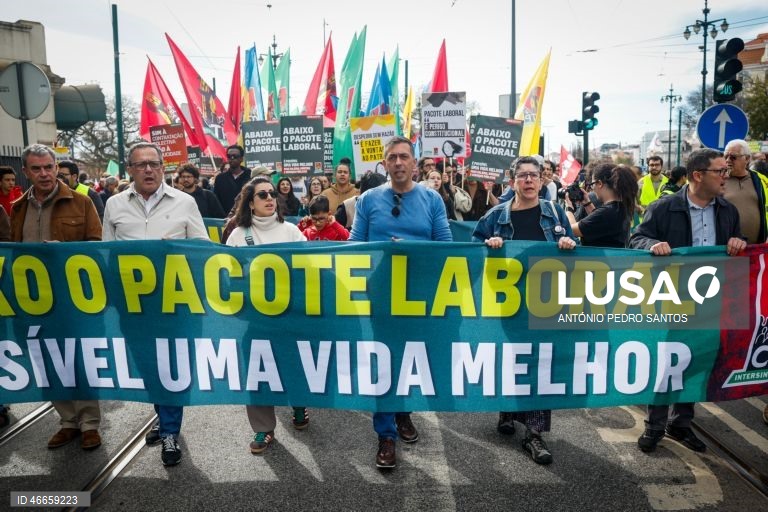 Manifestação nacional contra o anteprojeto do Governo de revisão da legislação laboral em Lisboa e Porto