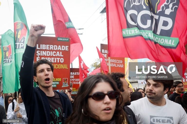 Manifestação nacional contra o anteprojeto do Governo de revisão da legislação laboral em Lisboa e Porto