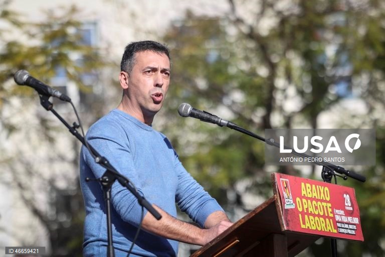 Manifestação nacional contra o anteprojeto do Governo de revisão da legislação laboral em Lisboa e Porto