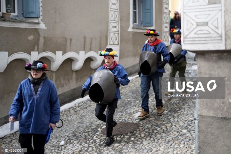 Suiça: Crianças celebram a chegada da Primavera